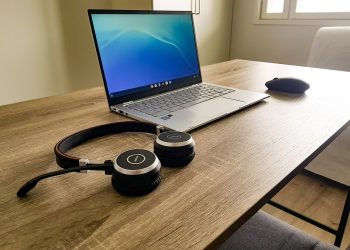 How to Become a Transcriptionist and Earn Income from Home